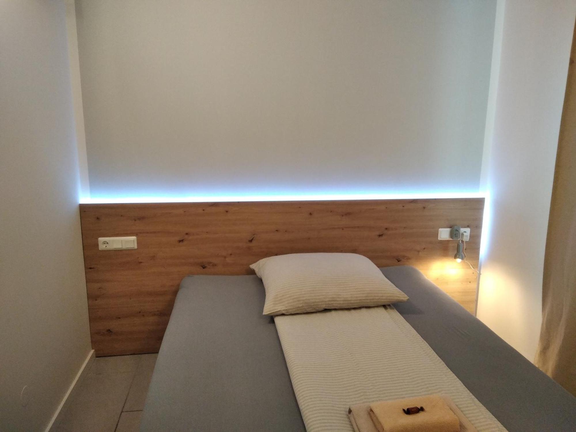 Sroom 118 And 119 In Center 로이틀링겐 외부 사진