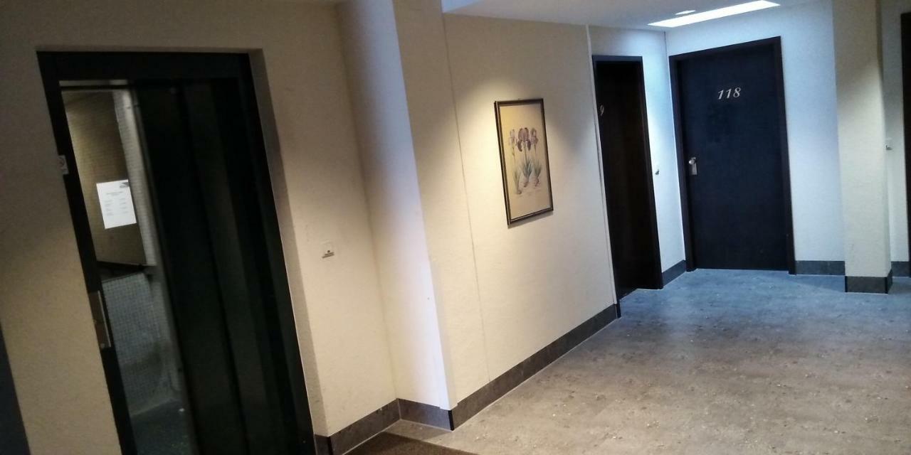 Sroom 118 And 119 In Center 로이틀링겐 외부 사진