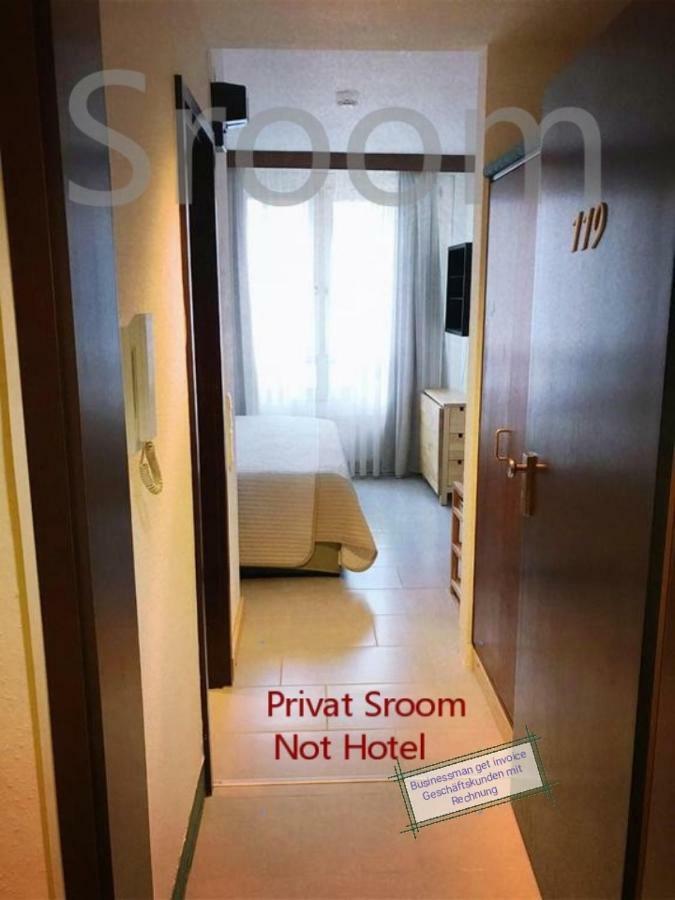 Sroom 118 And 119 In Center 로이틀링겐 외부 사진